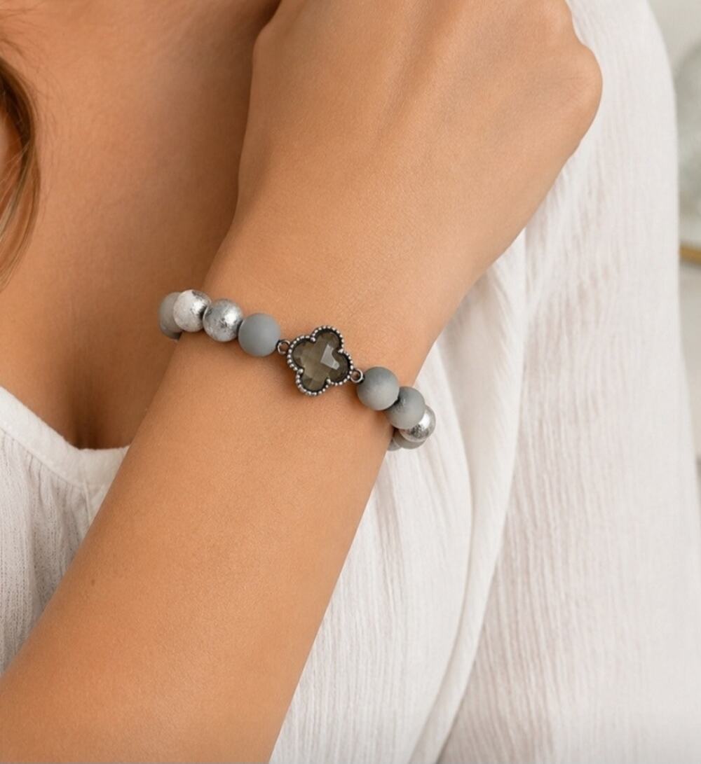 Pomina Gray Stretch Beaded Clover Bracelet New